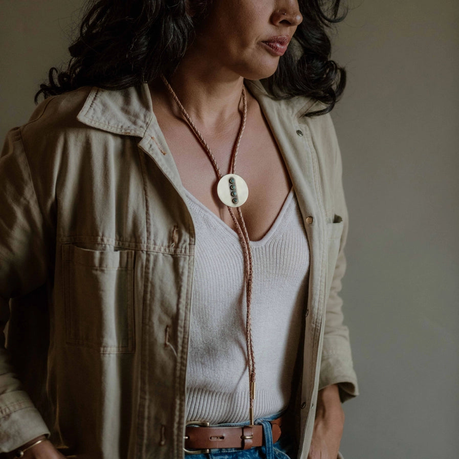 Classic Bolo Tie – Turquoise, Brass & Natural Leather